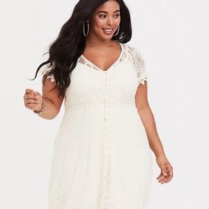 TORRID IVORY LACE MAXI DRESS